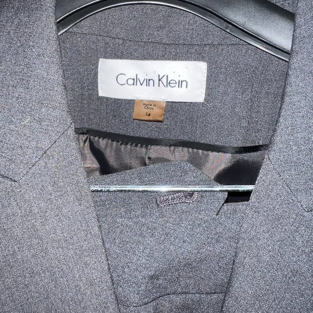 Slightly Worn Three piece two button Calvin Klein Suit Sz 14 skirt & pants - Picture 2 of 4
